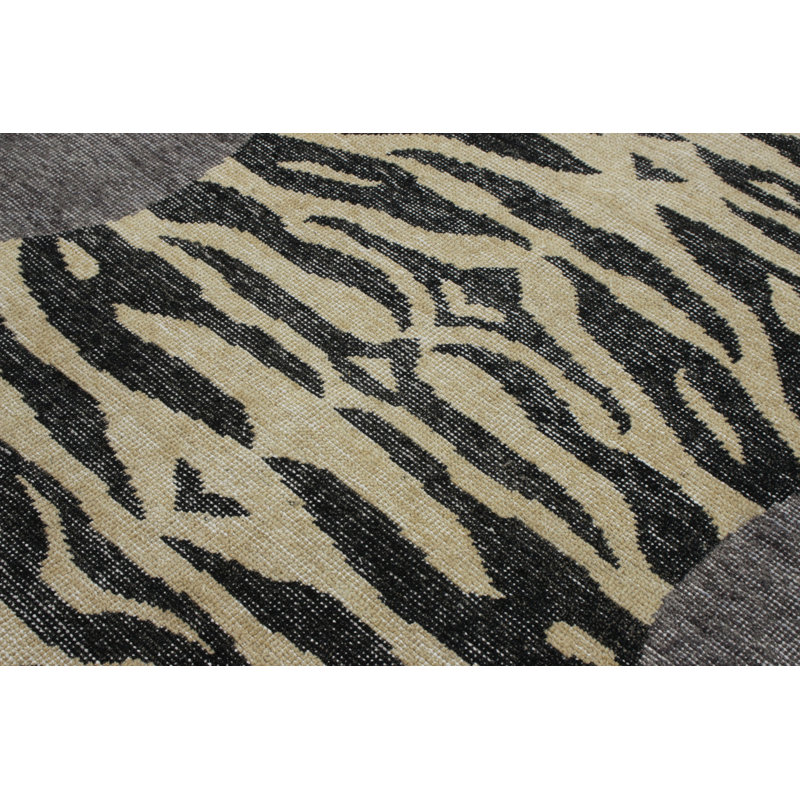 Distressed Homage Hand Knotted Wool Animal Print Area Rug, Rectangle 8' x 10'