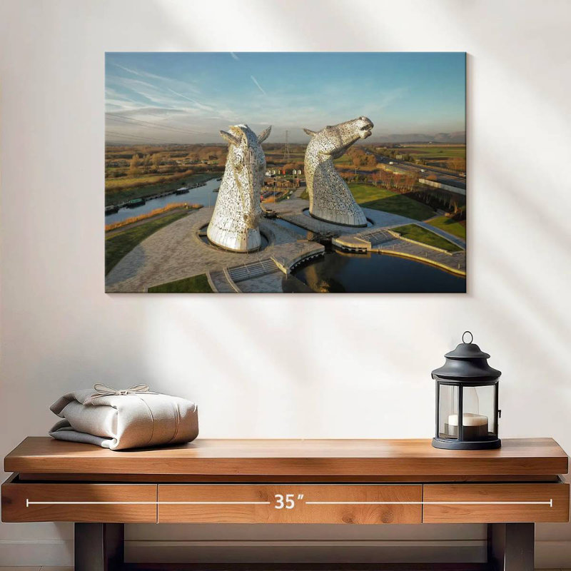 Lilie The Kelpies Monument