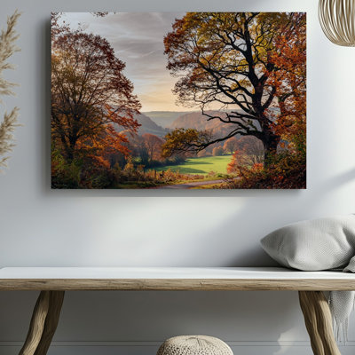 Toile, "Un paysage d'automne serein" se déroule avec un chemin sinueux que l'art mural serpente à travers une forêt vibrante où une riche palette d'art mural sur toile
