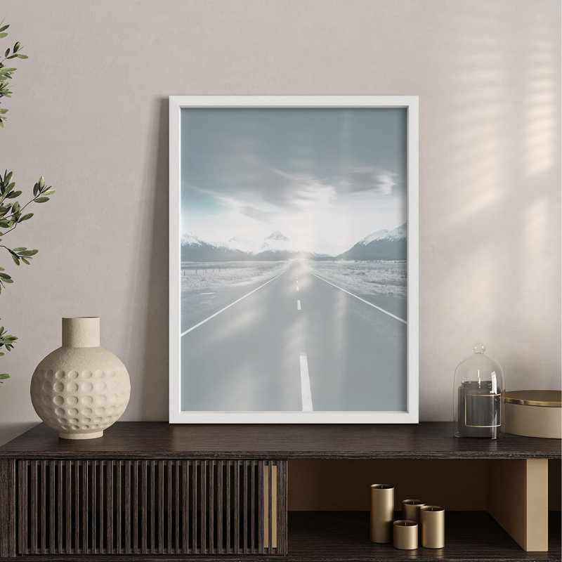 Illustration d'une petite œuvre d'art sur fond gris, Blanc, H 10 po x l 8 po
