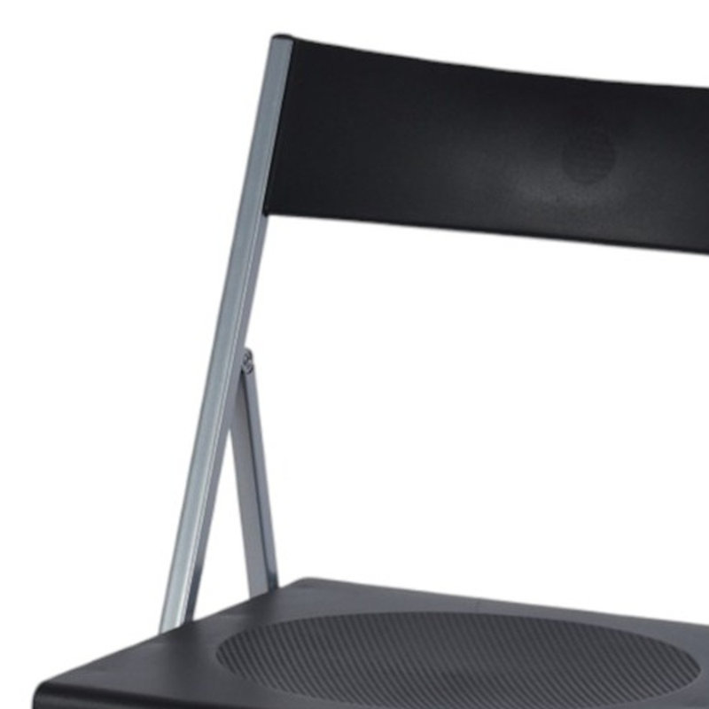 Ensemble de six chaises d'appoint pliantes noires et argentées