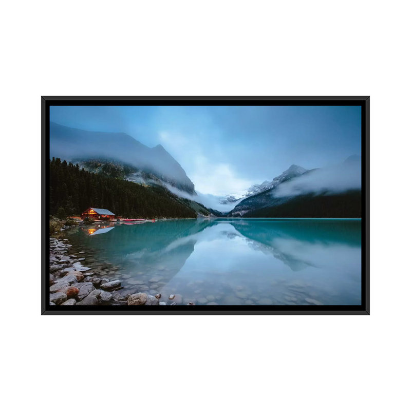 «Dawn at Lake Louise», impression sur toile, H 18 po x l 26 po x P 1,5 po, Toile avec cadre noir, Pas de tapis