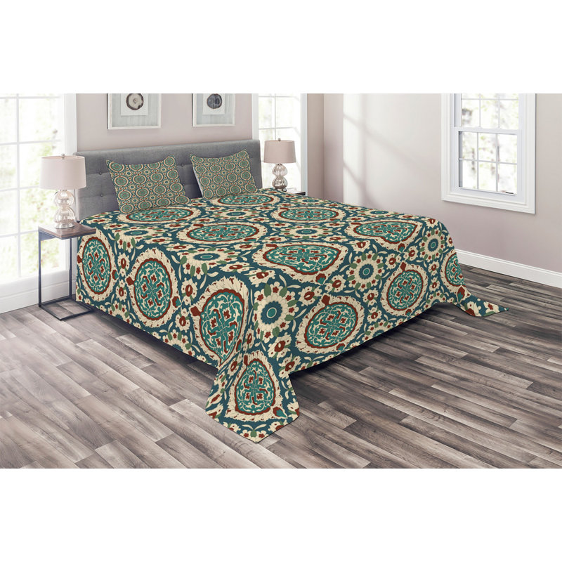Traditional Polyester Floral Coverlet