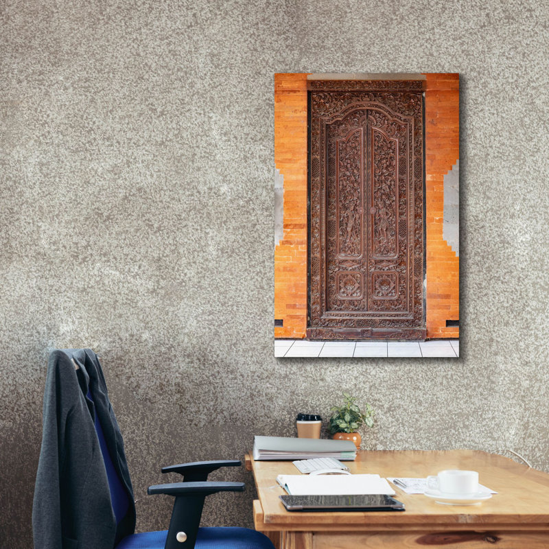 «Door - Carved on Bali» par Epic Portfolio, art mural sur toile, H 40 po x l 26 po x P 1,5 po