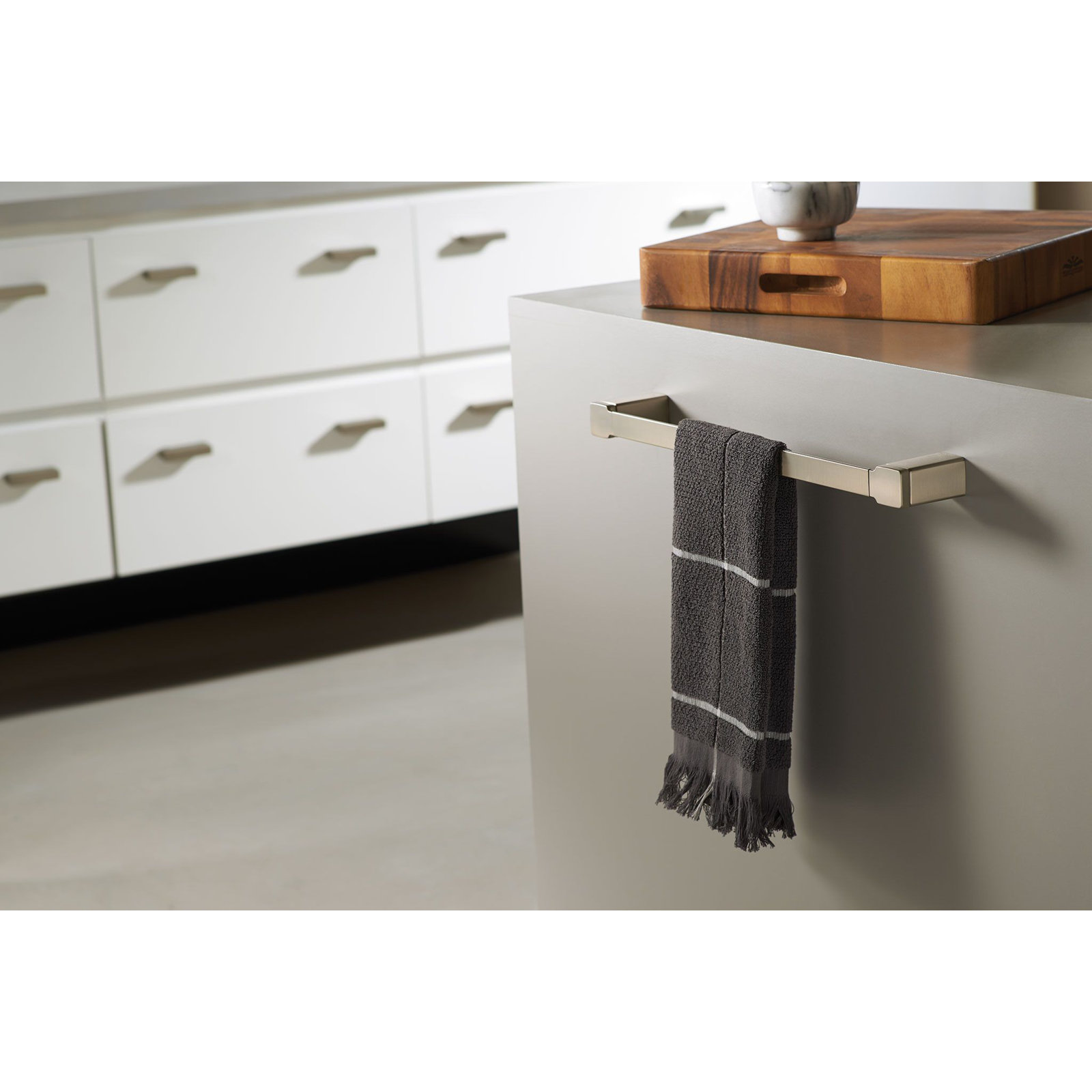 90 Degree 18" Wall Mounted Towel Bar, Brushed Nickel