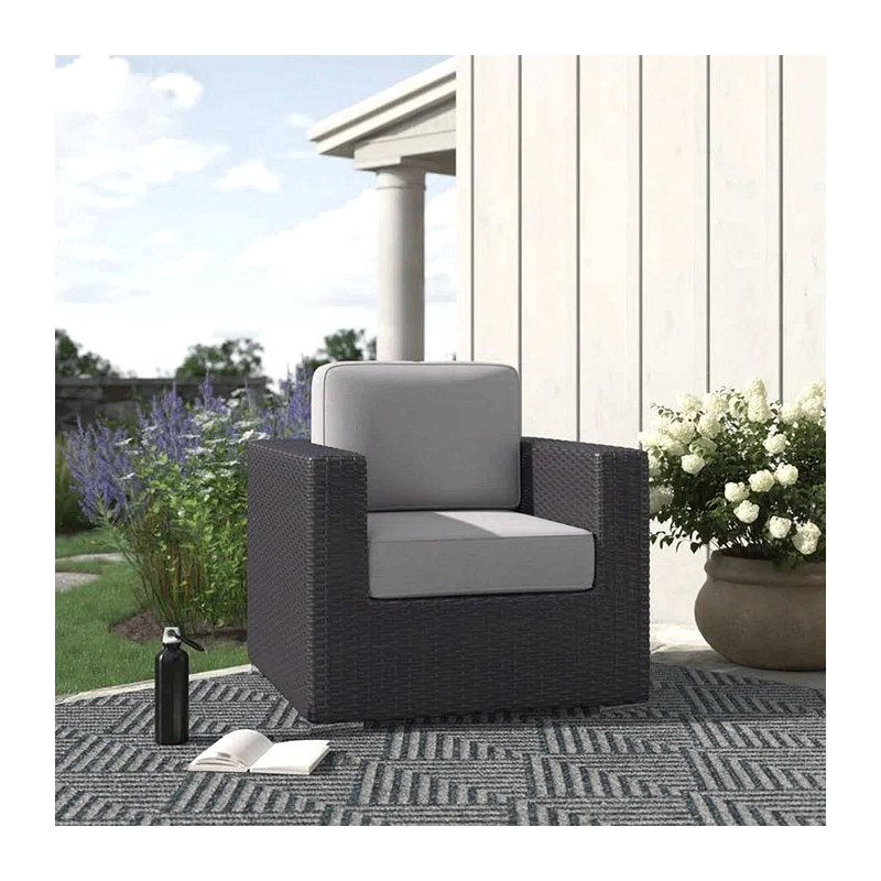 Chaise de patio entièrement assemblée avec coussins