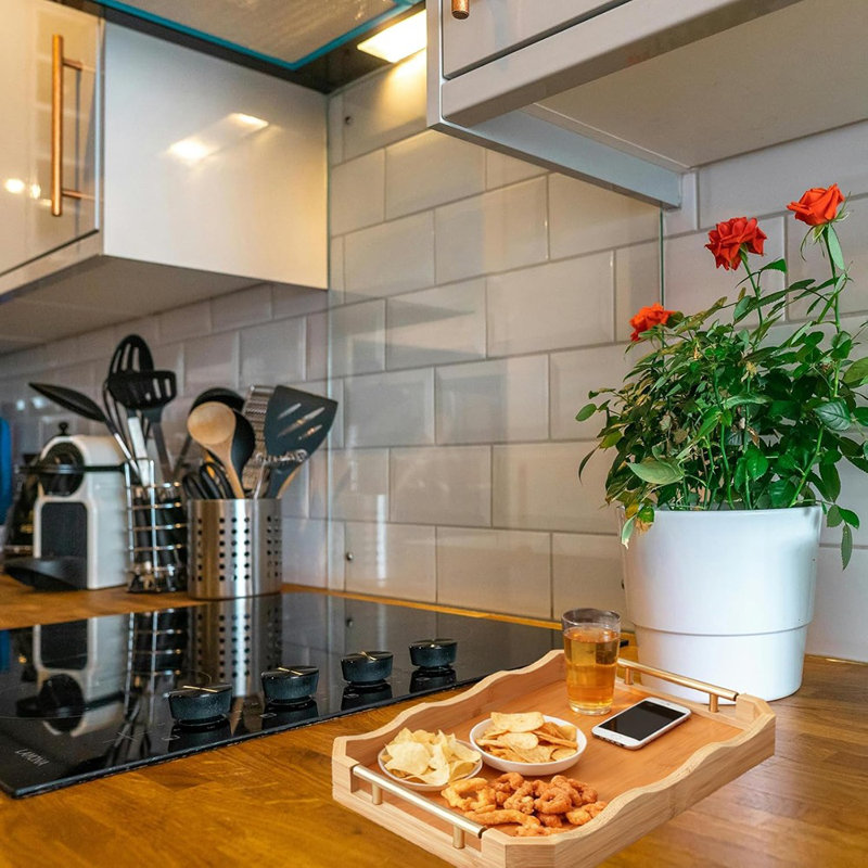 Ensemble de plateaux de service décoratifs en bambou avec poignées dorées, repose-pieds et plateaux de table basse pour la maison