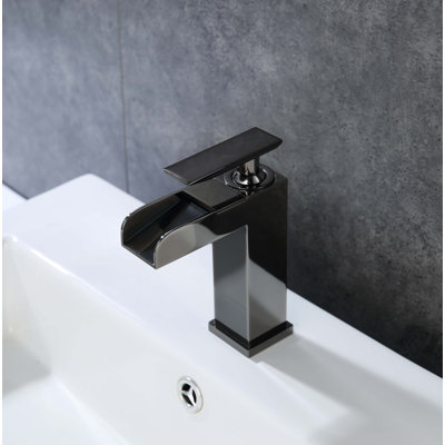 Bathroom Faucet with Drain Assembly