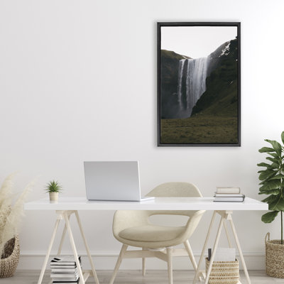 Cadre flottant Crashing Islandic Waterfall, conception de Jade Sharp Photo