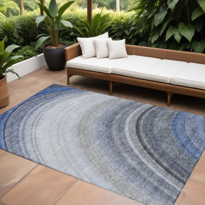 Tapis extérieur lavable abstrait bleu denim et bleu marine 10 pi x 14 pi