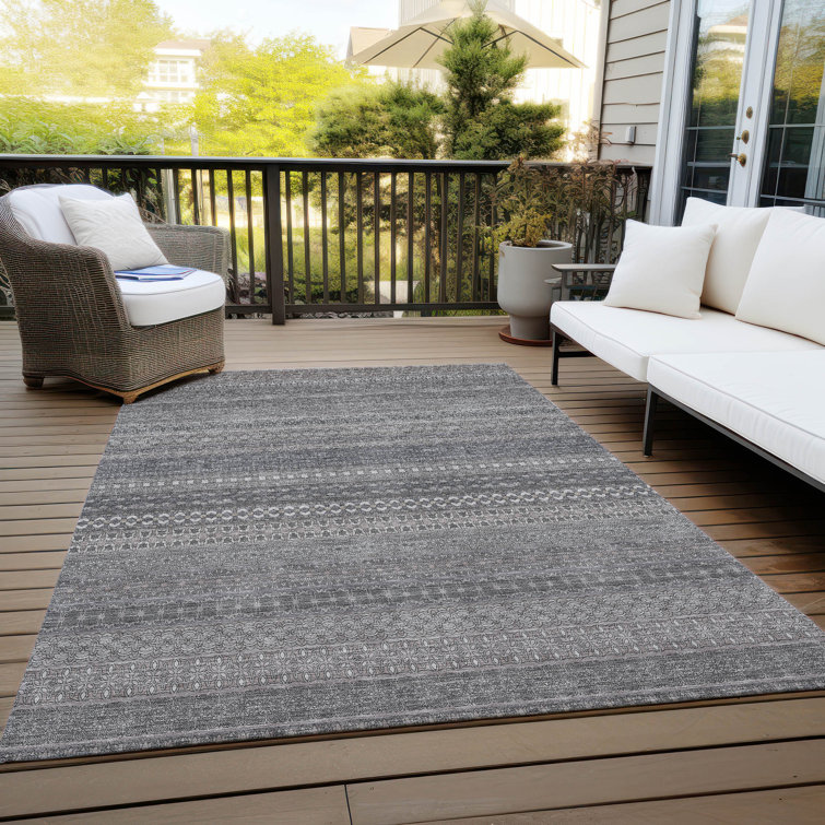 Kinslee Washable Striped Indoor / Outdoor Rug