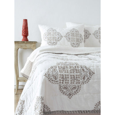 Gaia Quilt