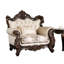 Chaise de style traditionnel avec accoudoirs arrondis et garniture cloutée avec dossier capitonné-117487925