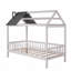 Lit simple, maison en bois avec clôture-12341467
