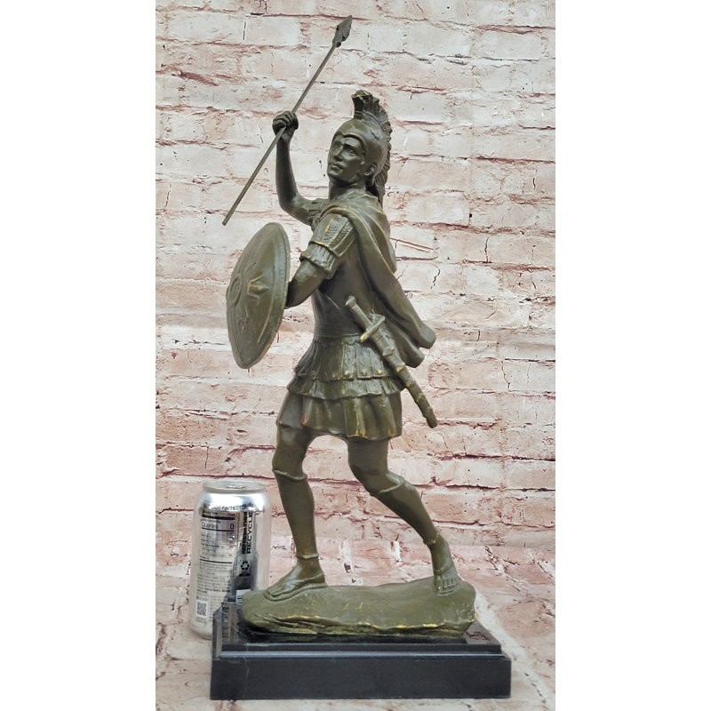 Sculpture romaine ou grecque en bronze avec lance et bouclier sur base de marbre