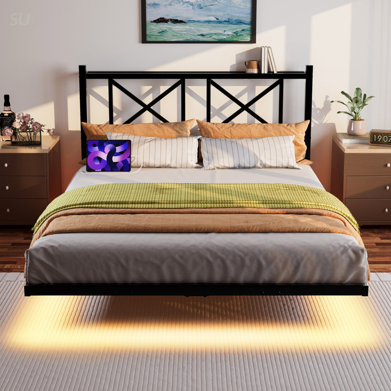Cadre de lit flottant pour grand lit avec tête de lit, rangement, charge USB et lumières à DEL RVB pour les chambres modernes