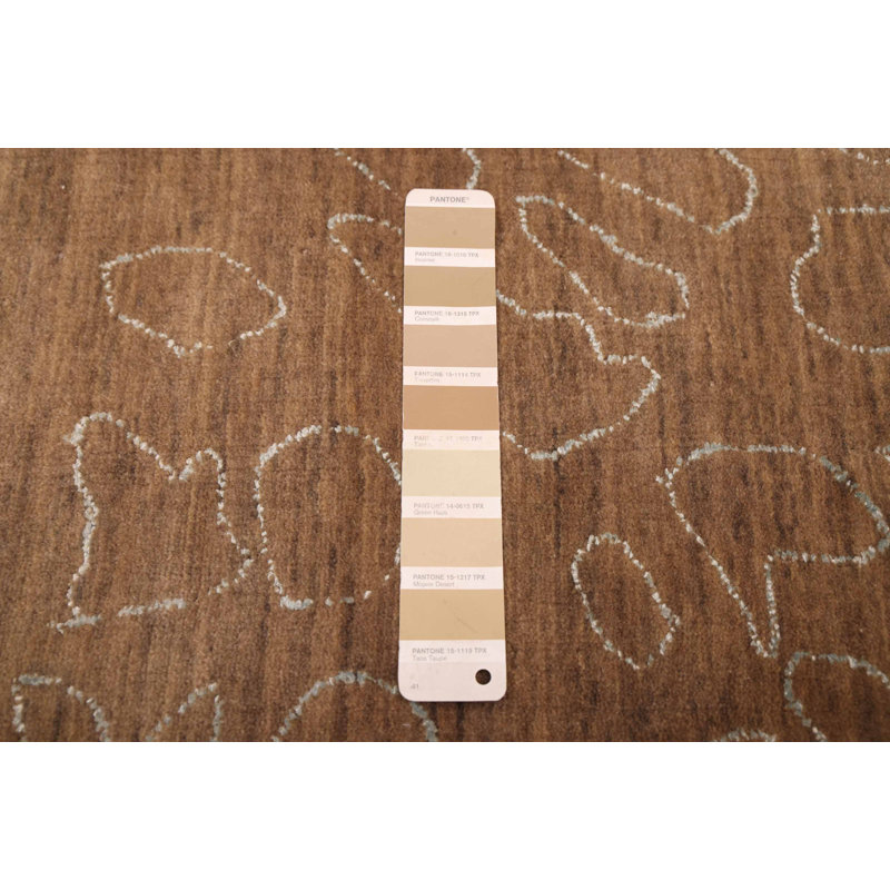 Tapis brun Loreto 5 pi 5 po x 7 pi 7 po