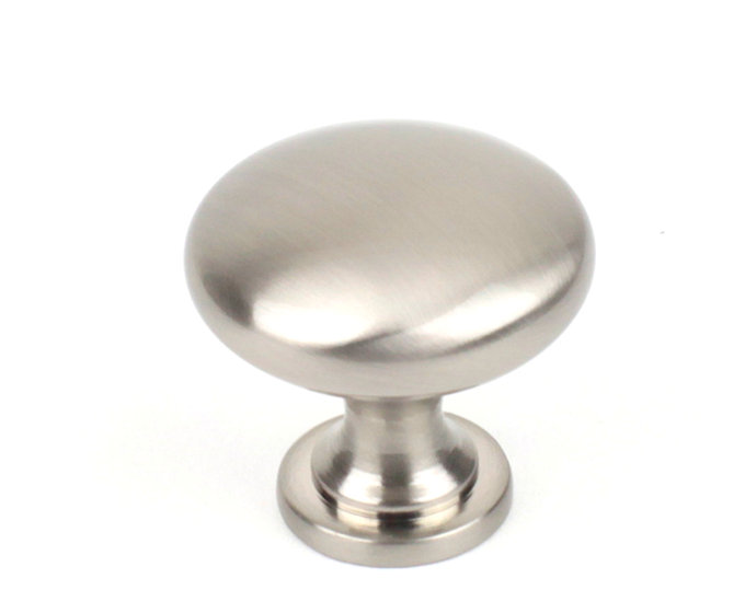 Poignée champignon de diamètre 1 1/4 po à la main peinte à la main Builder's, Nickel satiné