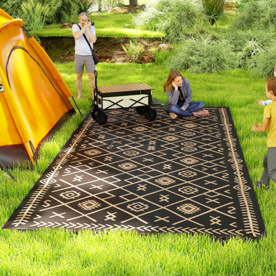 Reversible Outdoor Rug, 9' x 18' Waterproof Plastic Straw Floor Mat, Portable RV Camping Carpet, Large Floor Mat for Backyard, Deck, Picnic, Beach, Black & Brown Rhombus