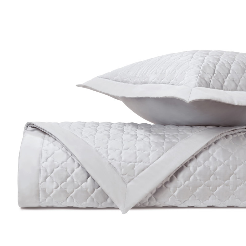 Clover Egyptian Certified Cotton Quilt, Pebble, Queen Quilt
