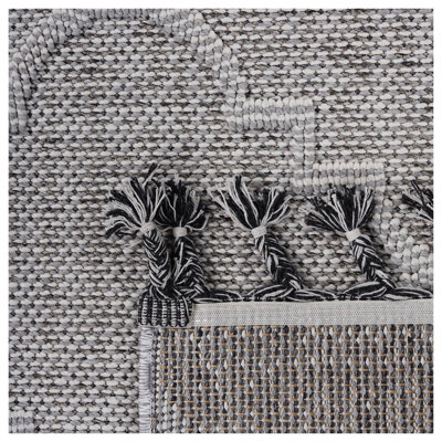 Tapis intérieur / extérieur gris et blanc à motif de treillis 5 x 7 Guros Collection