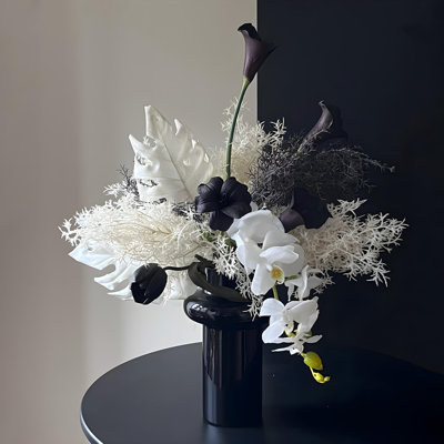 Ornements de fleurs simulées