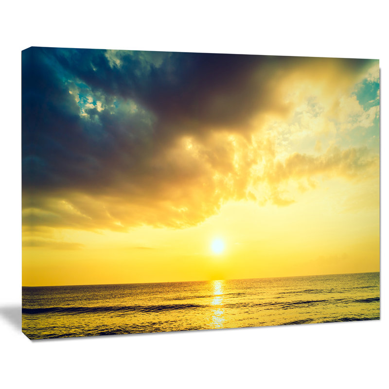 « yellowing sky over serene mer shore mer », reproduction de photo sur toile tendue, H 20 po x l 20 po x P 1 po