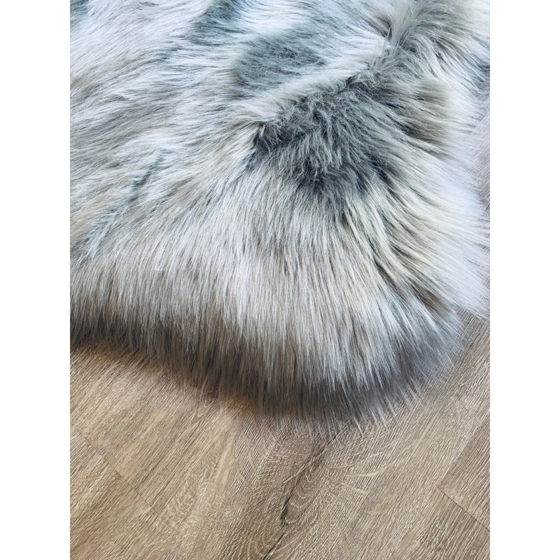 Mar Vista Faux Sheepskin Indoor Rug, Rectangle 6'6" x 9'6"