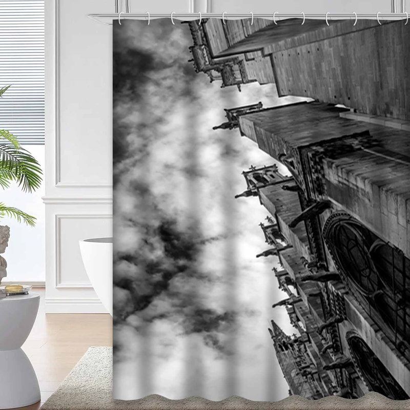 Rideau de douche Angle 12 pièces Dramatic Sky, 72" L x 78" W
