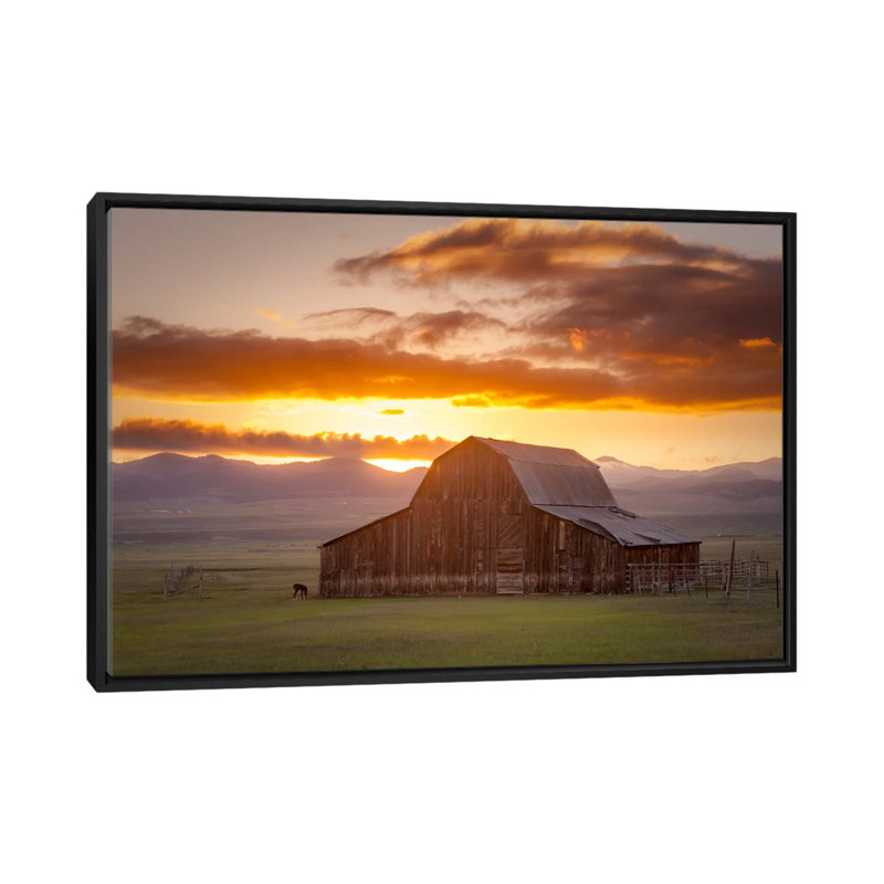 «Wet Mountain Barn II» par Dan Ballard, reproduction sur toile tendue sur châssis, Toile avec cadre noir, Pas de tapis