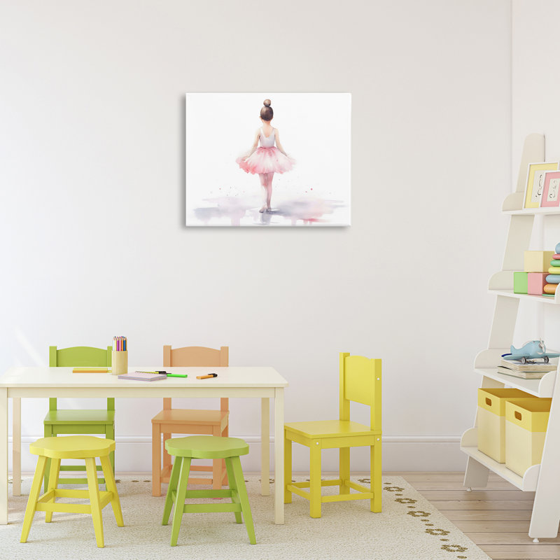 Ballerine faisant face à la toile, design par Creative Studio, H 16 po x l 20 po