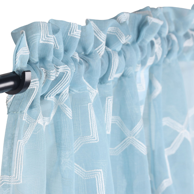 Rideaux semi-transparents avec œillets à motif de treillis Steinbeck, l 52" x L 84", Bleu clair