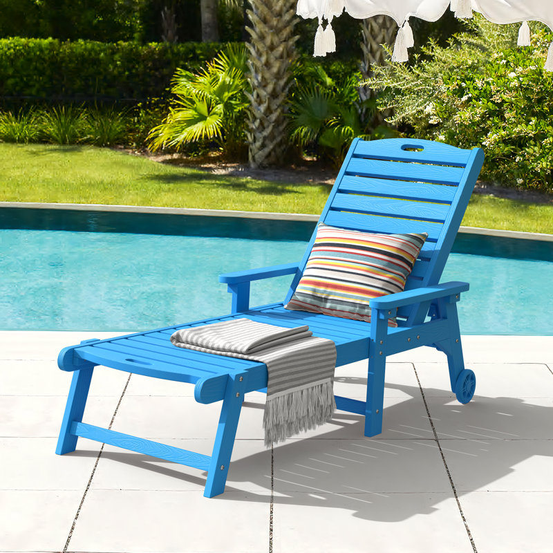 Chaise longue d'extérieur surdimensionnée en plastique avec roulettes et dossier réglable, Bleu