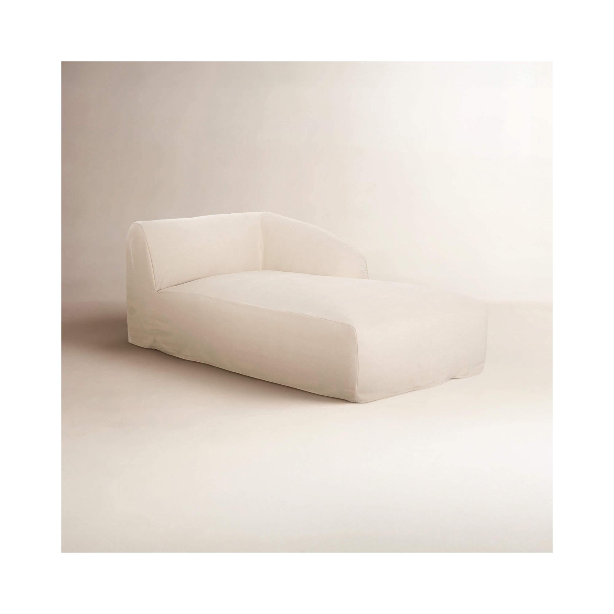 Wilde Right Arm Facing Chaise, Cream Veil Canvas