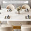 Luxueuse table à manger ovale en pierre.-438215106