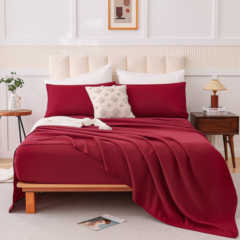 369639465-8CDE Comforter