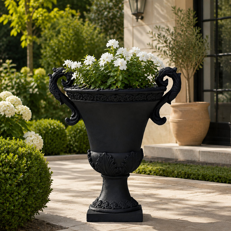 Concrete Urn Planter, Noir