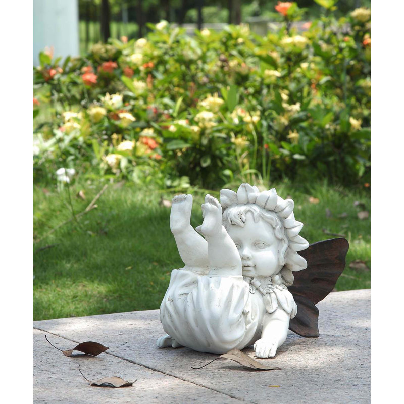 Statue de fée à bébé chute
