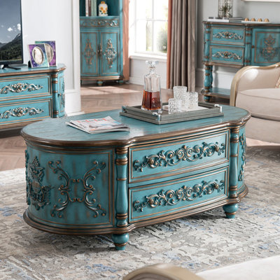 Table basse de style européen