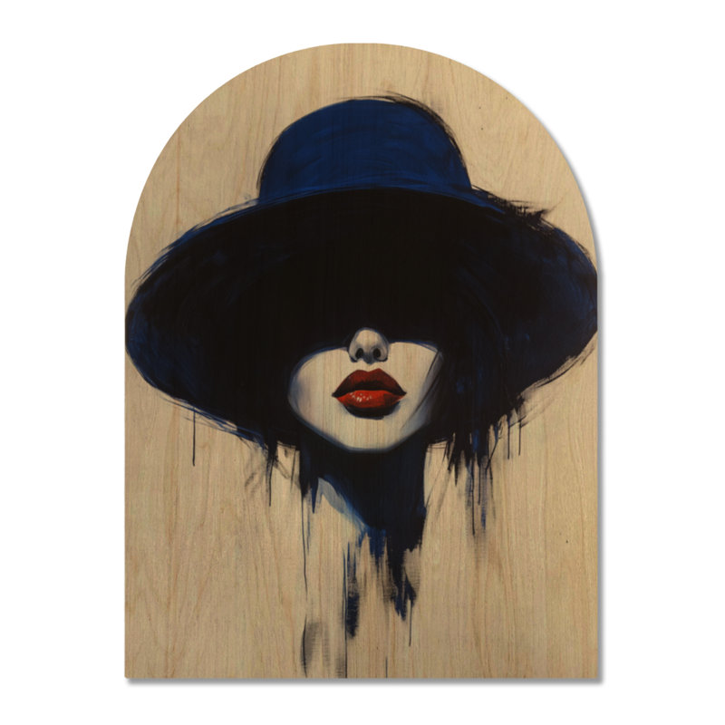 Dame au chapeau bleu I - Illustration de mode Décoration murale en bois arqué, H 40 po x l 30 po, Arche