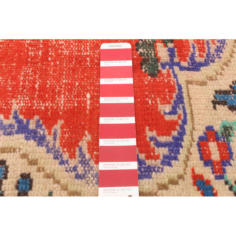 Tapis rouge Crocifissa 6 pi 2 po x 8 pi 11 po