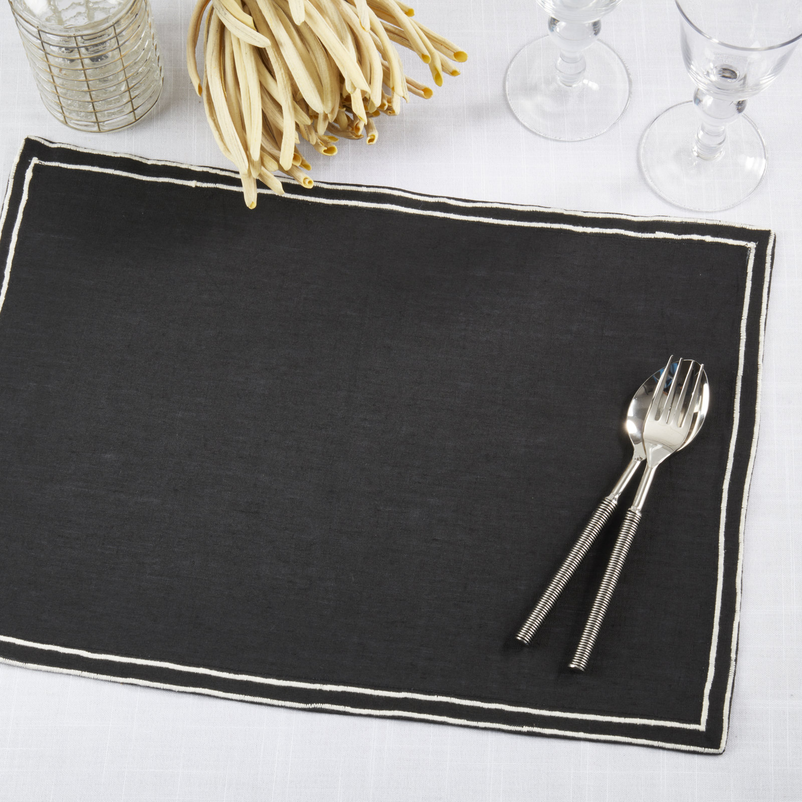 Araceli Collection Araceli Linen Placemat
