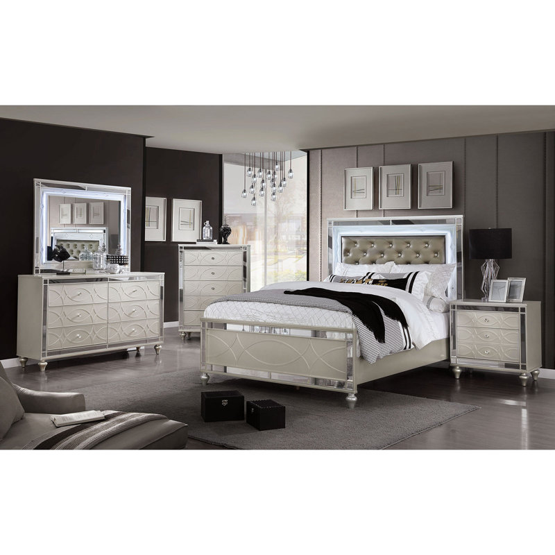 Trungle Piece Bedroom Set