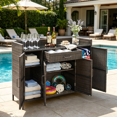 Chariot pour barbecue en osier avec plateau en verre trempé, armoire de bar avec tiroir de rangement, tablettes réglables pour la terrasse, la cour, le jardin, la piscine