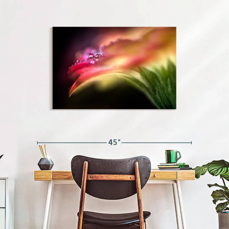 Extreme Dew, 24" H x 36" W