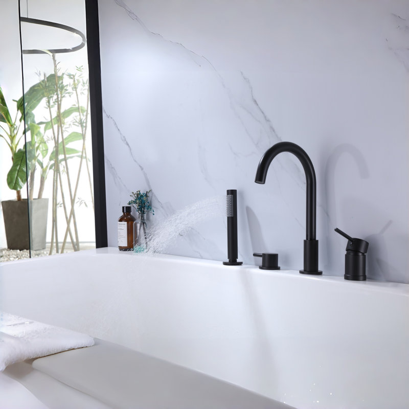 Brass Bathtub Faucet with Modern Design