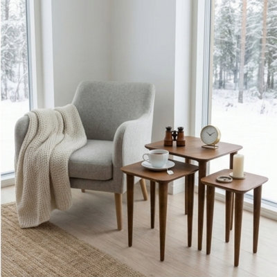 Ensemble de 3 | Tables d'appoint gigognes Mid-Century, tables d'appoint carrées en bouleau massif avec finition noyer