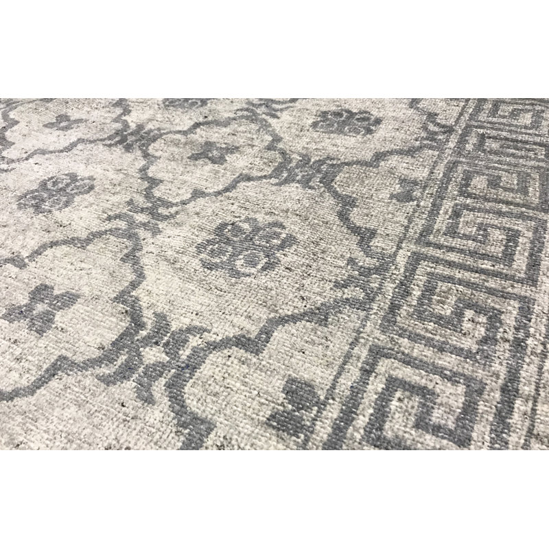 Neo Villa Southwestern Area Rug in Silver, Rectangle 6' x 9'2"