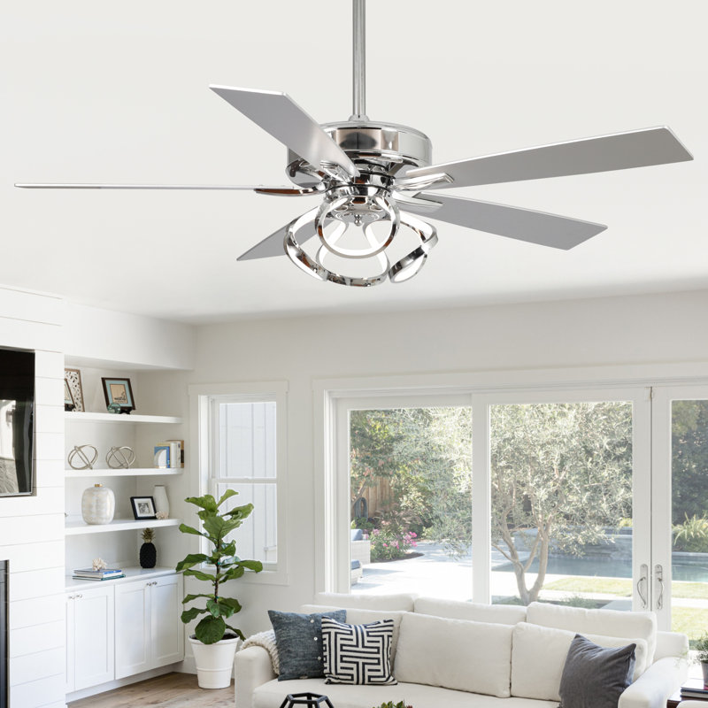 Ventilateur de plafond à DEL intégré à 5 pales à intensité variable Chantalle, Chrome