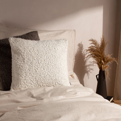 Cabu Square Cushion